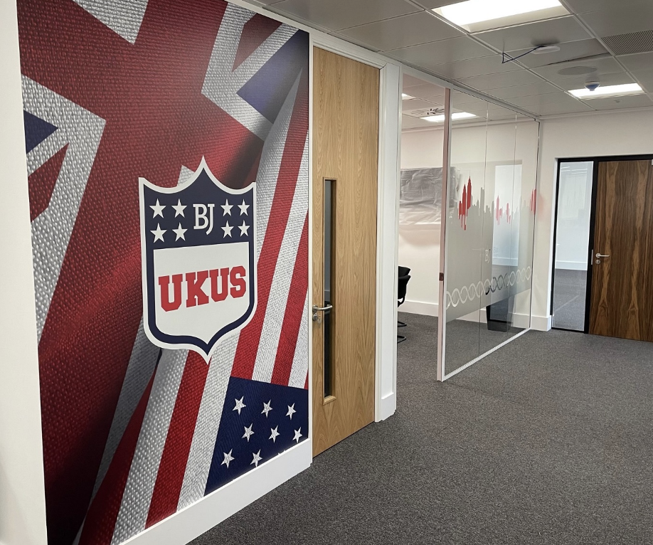 Office partition walls | solid and glass partitions in an office space