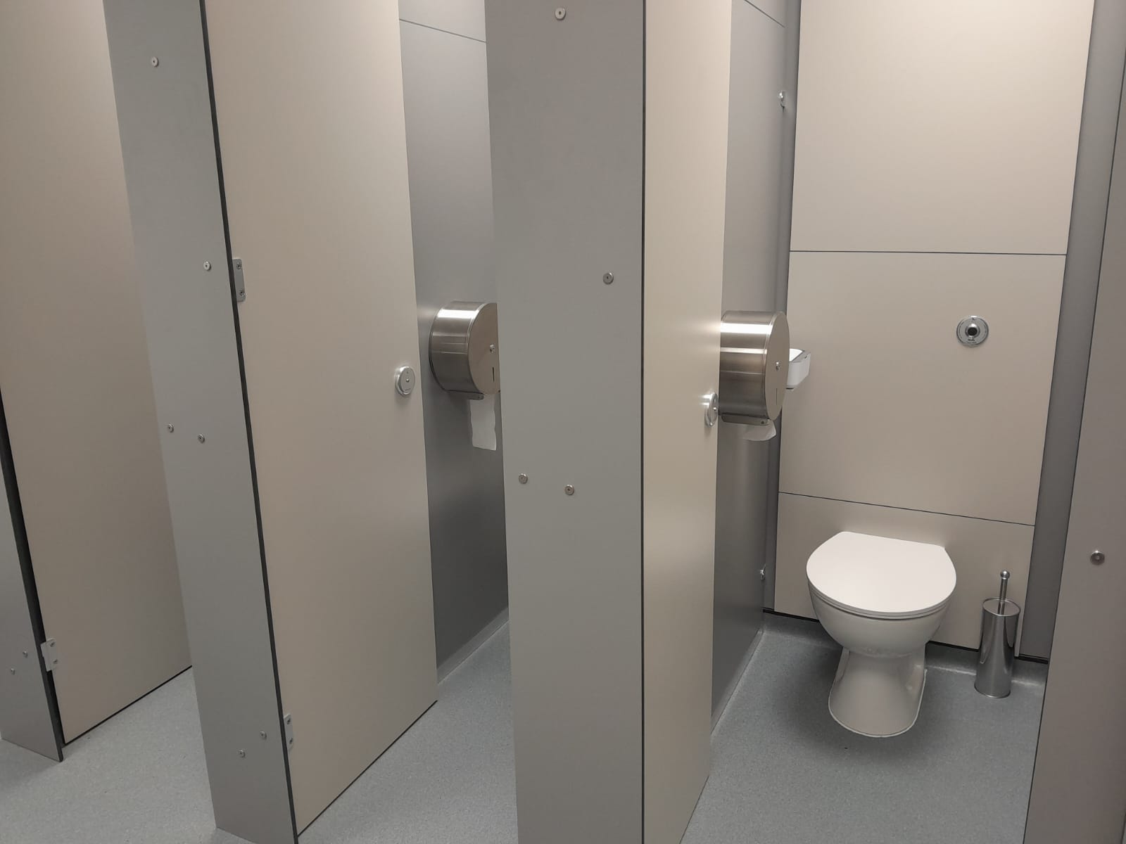 Washroom Installation: Toilet Cubicles for Every Setting