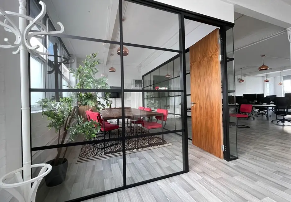 office fit out and refurbishment glass partitioning
